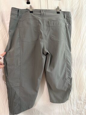 Kuhl Women's army green Capris - Outdoor Stretch Pants